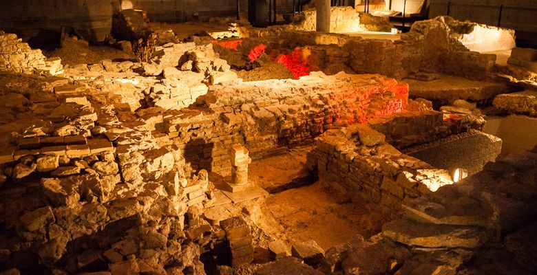 Circuito arqueológico por Cimadevilla y visita guiada a las Termas Romanas